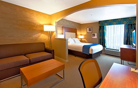 Queen Suite with Two Queen Beds