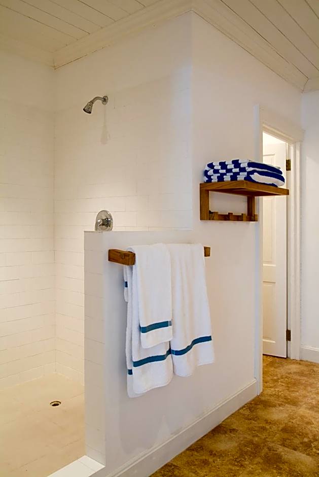 The Atlantis Historic Inn