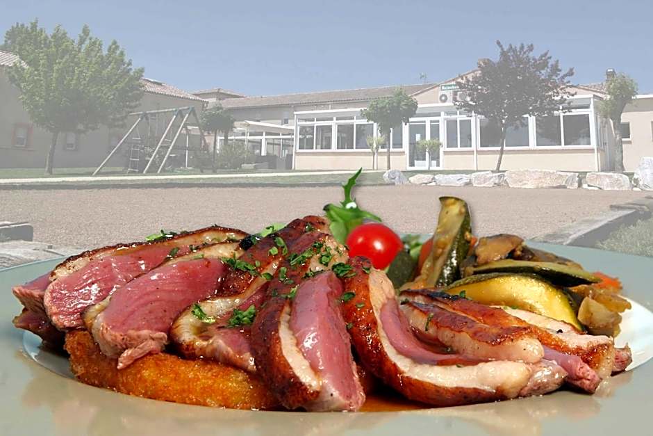 Logis Hôtel - Auberge du Pastel - Hôtel 3 étoiles et Restaurant