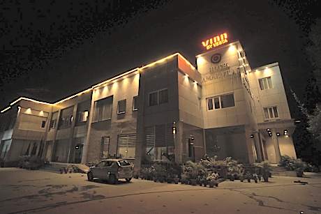 Vinn Amar Vilas by Vesta