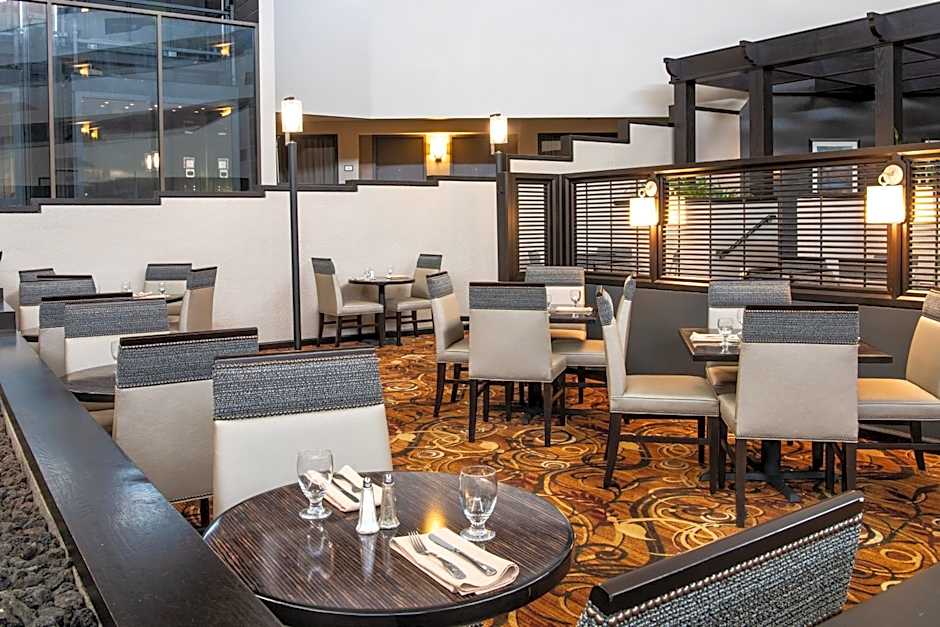 Sheraton Minneapolis West Hotel