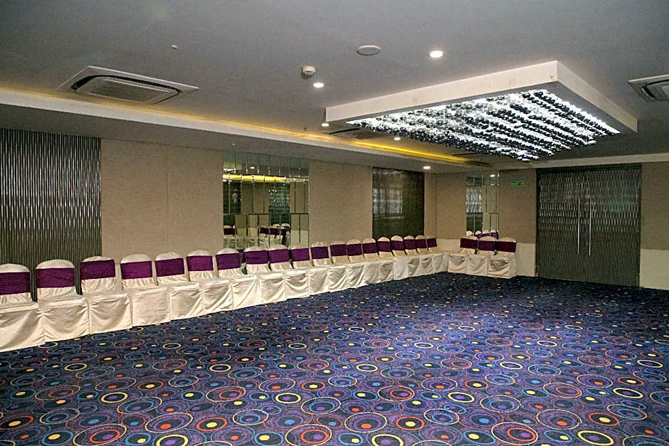 Ambar Sarovar Portico Hotel - Gandhidham