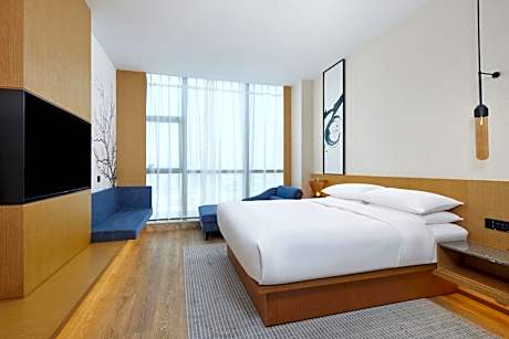 King Suite with City View