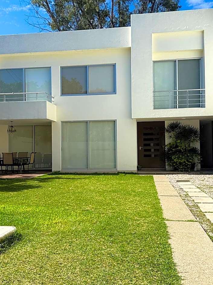 Casa Cascada, Cuernavaca. Alberca climatizada 24/7