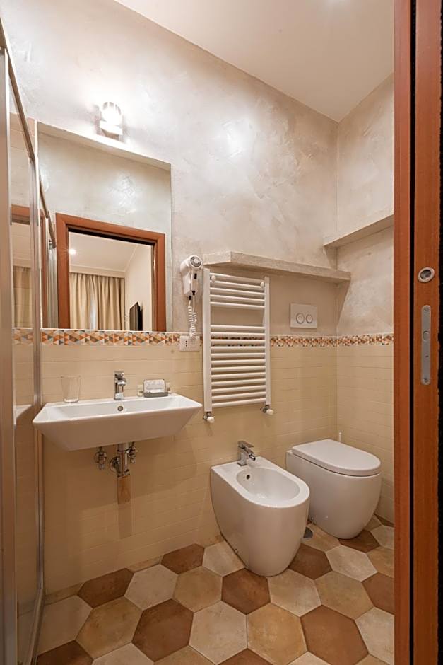 Top Floor Colosseo Guesthouse