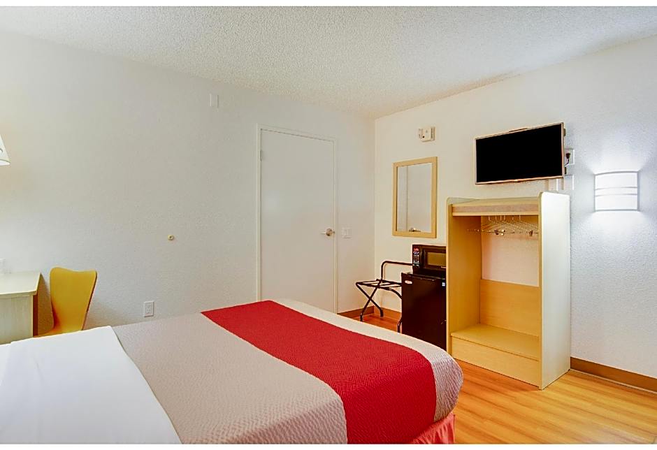 Motel 6-Tacoma, WA - Fife