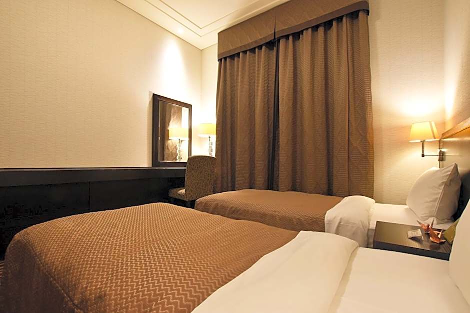 Okura Chiba Hotel
