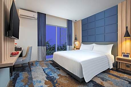 Deluxe Double or Twin Room with Pool Access