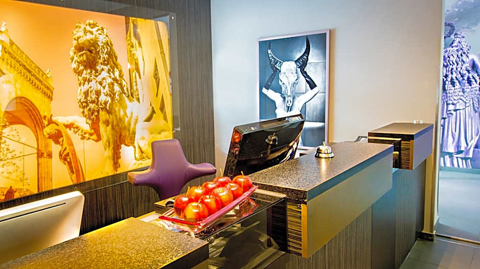 Munich Deluxe Hotel