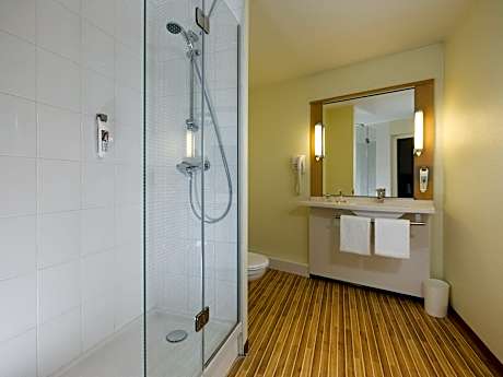 Standard Room with two single beds