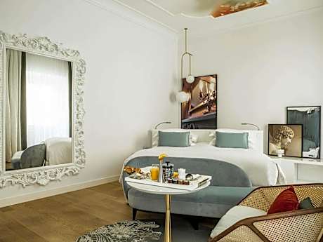 Premium Luxury Room