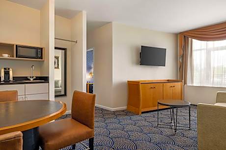 Superior King Suite with Kitchenette