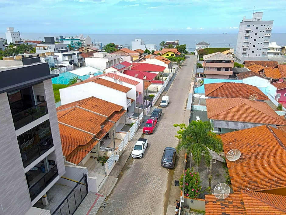 Ótima casa apenas 50metros da praia - em Balneário Piçarras