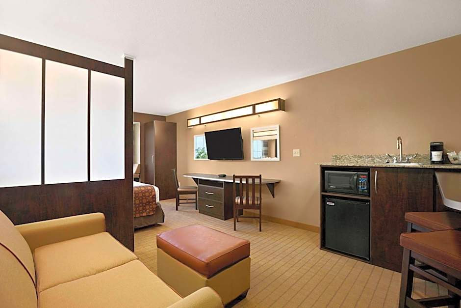 Microtel Inn & Suites by Wyndham St Clairsville/Wheeling