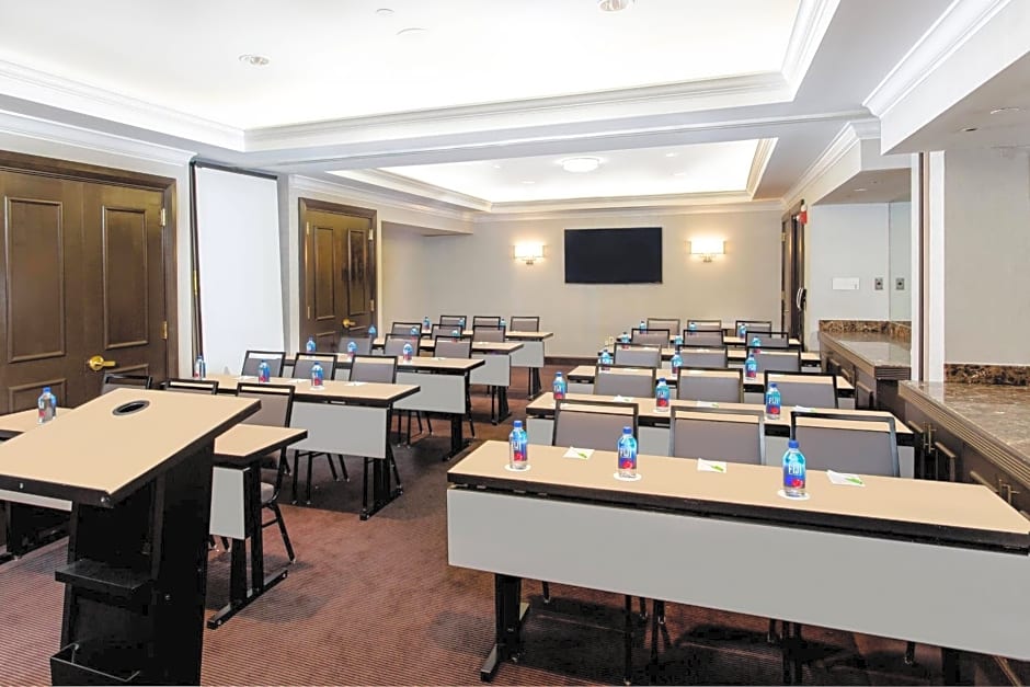 Courtyard by Marriott New York JFK Airport