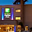 Holiday Inn Express Hotel & Suites Woodland Hills By IHG