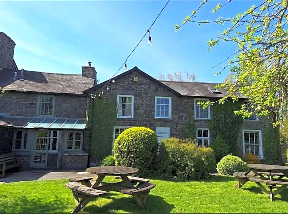 Llanerch Inn