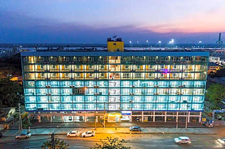 Sakura Hotel & Service Apartment                                                           