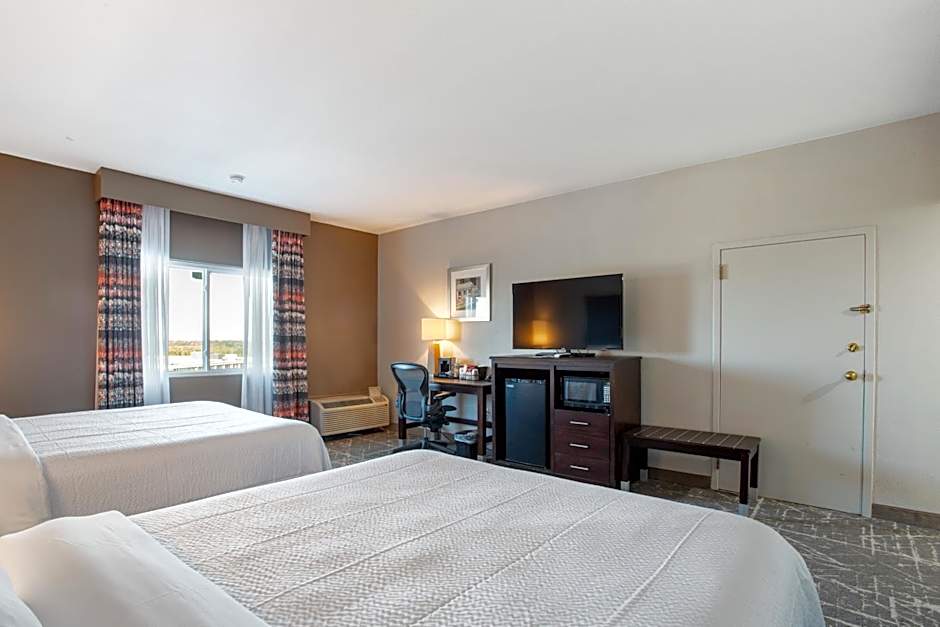 Orangewood Inn & Suites Kansas City Airport