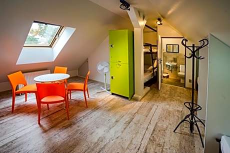 6-Bed Mixed Dormitory Room