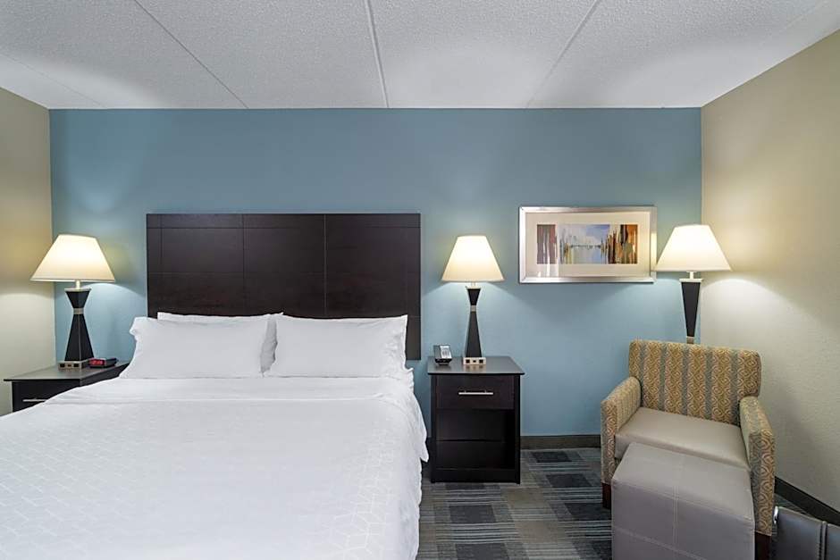 Holiday Inn Express Forsyth By IHG