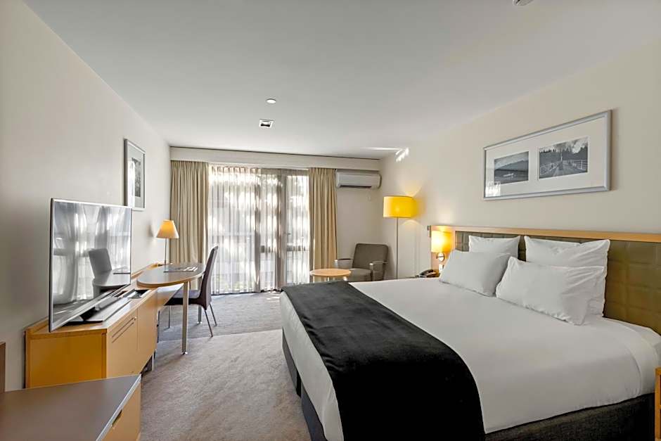 Novotel Queenstown Lakeside