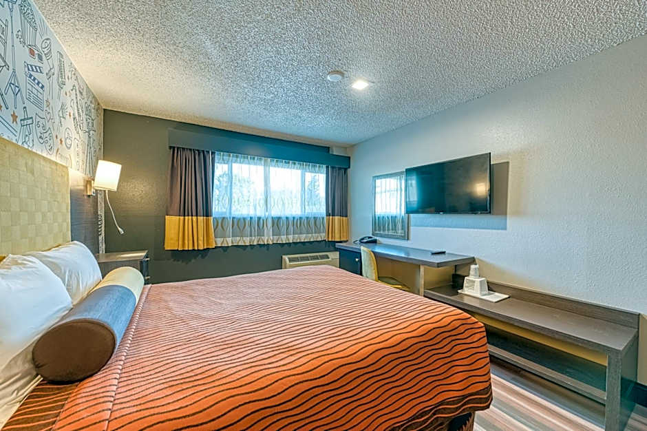 La Mirage Inn - Hollywood