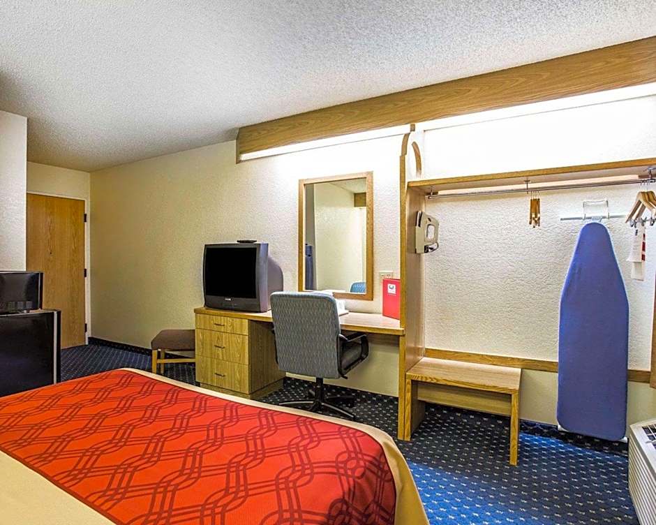 Econo Lodge Denver International Airport