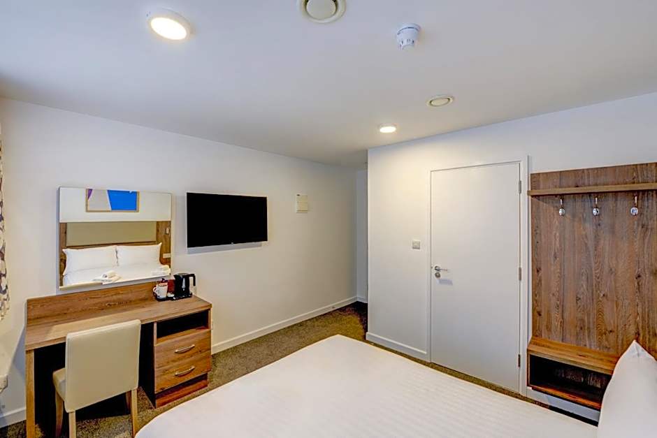 OYO Plymouth Central