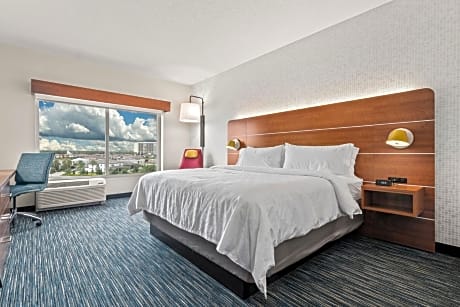 Holiday Inn Express & Suites Orlando- Lake Buena Vista, an IHG Hotel