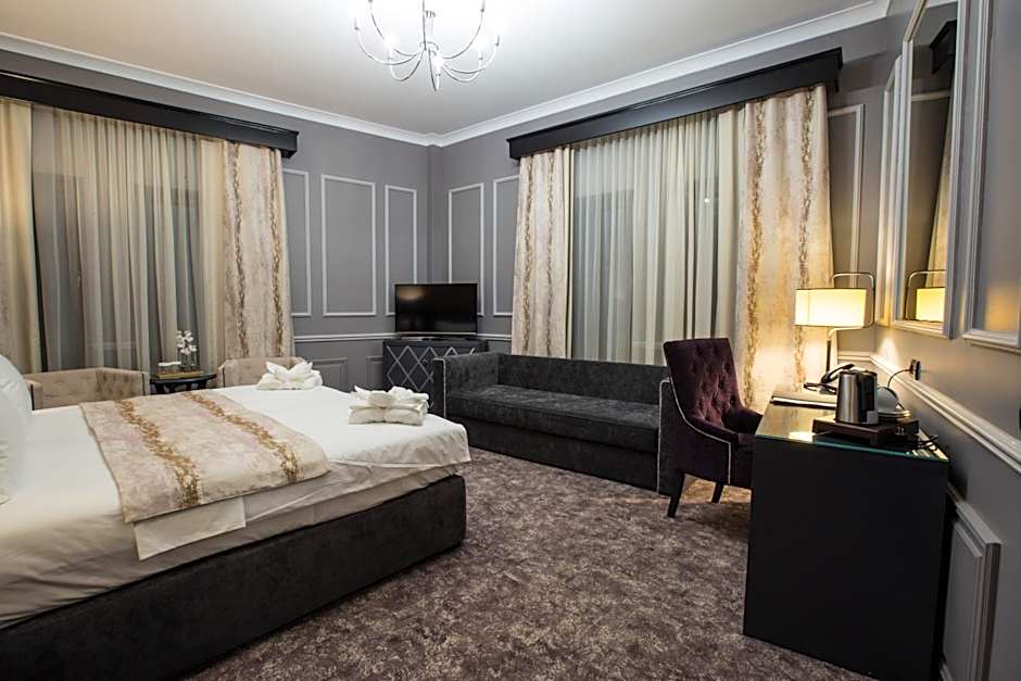 Peninsula Boutique Hotel