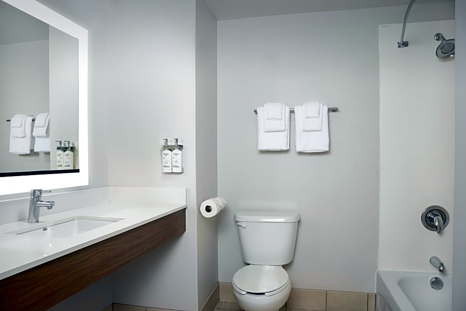 Holiday Inn Express & Suites Pittsburgh North Shore By IHG