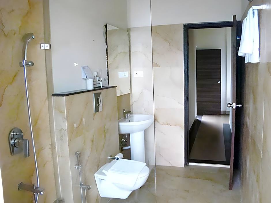 The Mountain Courtyard