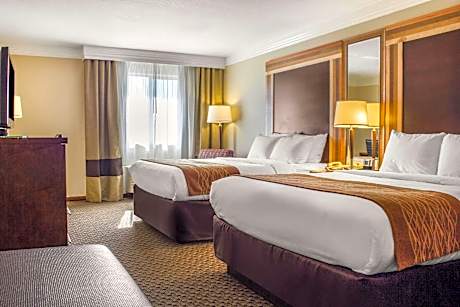 2 Double Beds Nonsmoking Accessible