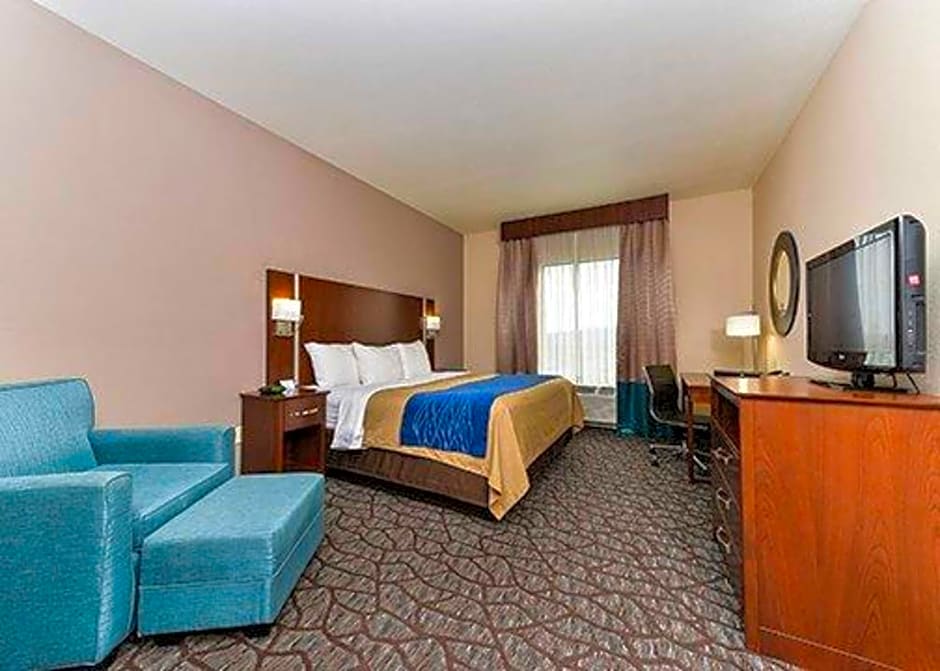 Holiday Inn Express & Suites Junction City