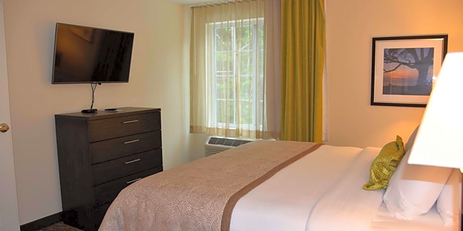 Candlewood Suites Pearl By IHG