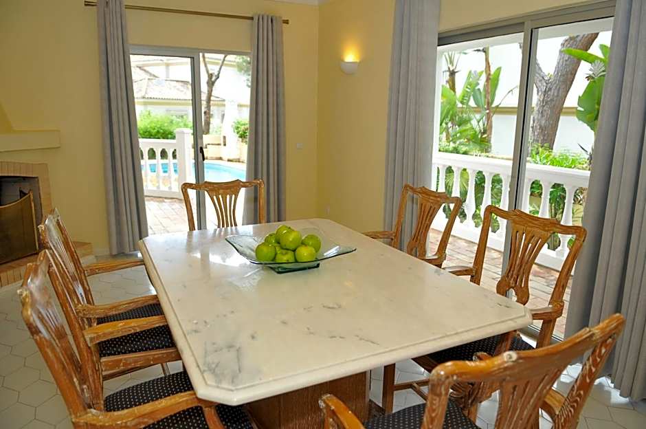 Vale Do Garrao Villas