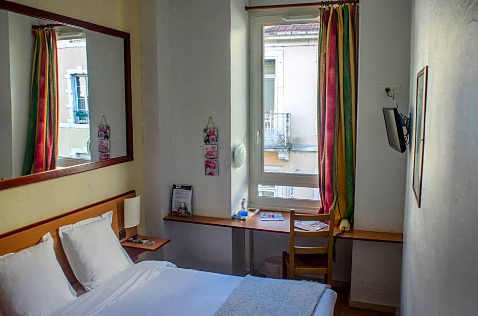Hôtel Bosquet Pau Centre - Self Check In Budget Hotel