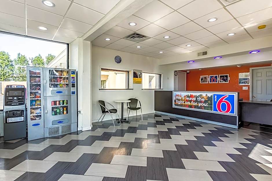 Motel 6 Elizabeth NJ Newark Liberty Intl Airport