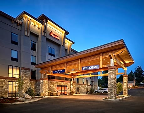 Hampton Inn & Suites Roseburg