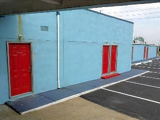 New Sea Breeze Motel