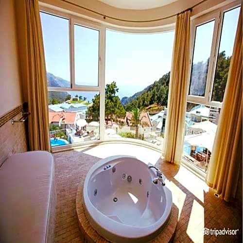 Golden Life Heights Deluxe Suite Hotel - Adult Only