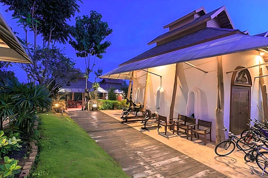 Phukumhom Resort