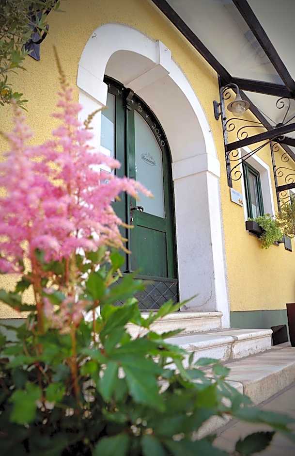 Gostilna in Prenočišča Brančurnik