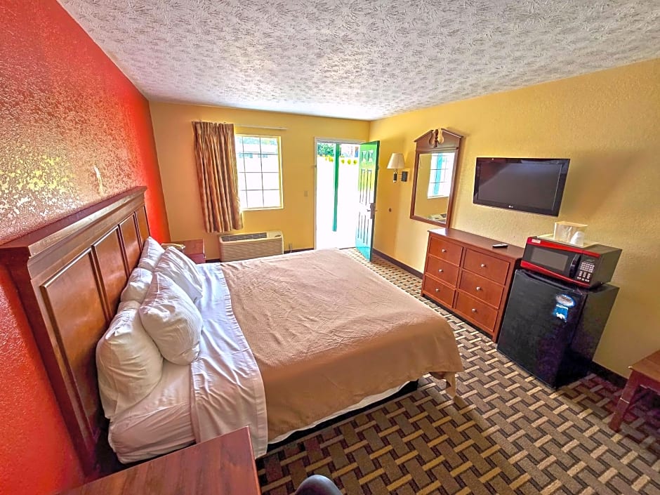 Garden Inn and Suites near Callaway Gardens Pine Mountain
