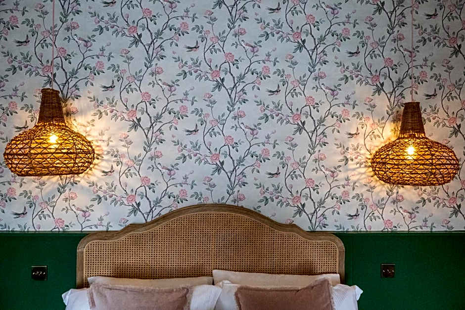 The Sheep and Penguin