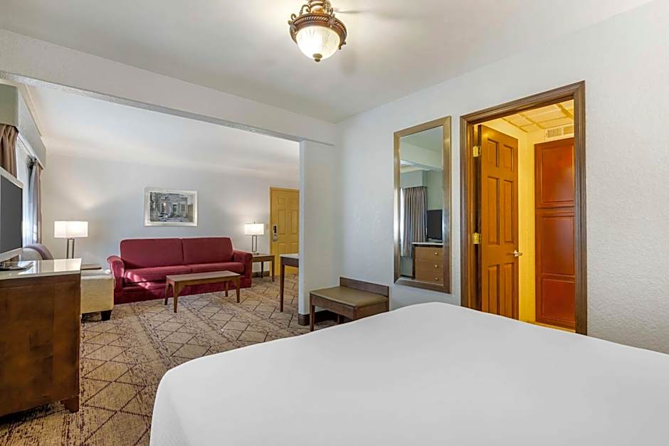 Best Western Plus Longbranch Hotel & Convention Center