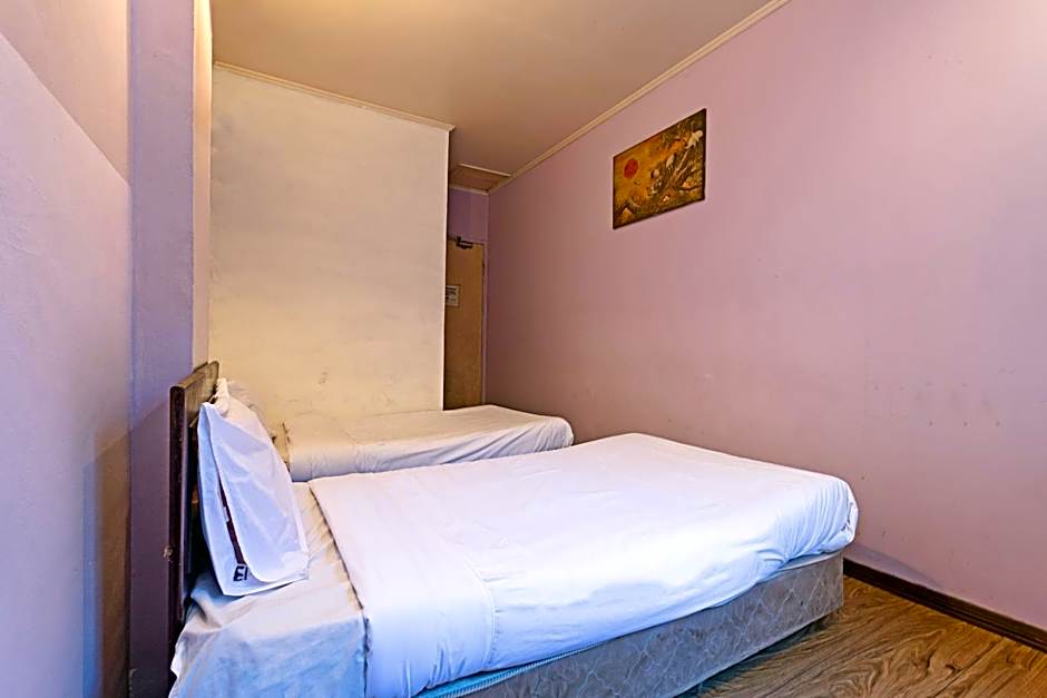 OYO 89625 Bilton Inn