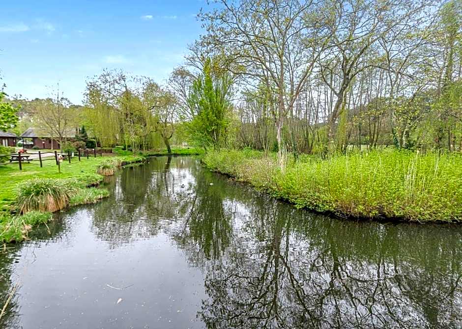 Tilford Woods Lodge Retreat