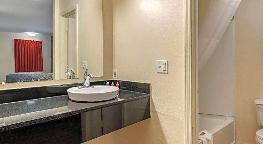 Quality Inn & Suites Columbus West